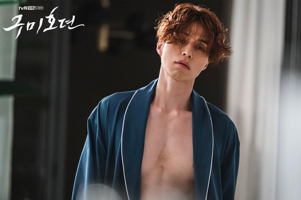 Không phải body 6 múi, đôi môi đỏ mọng của hồ ly Lee Dong Wook mới khiến chị em phát cuồng-2