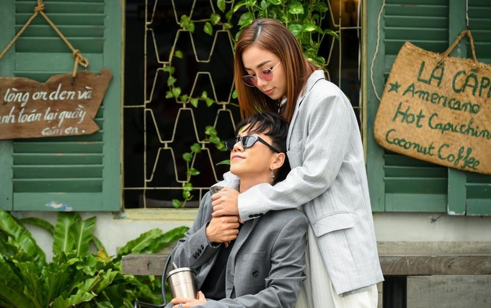 Sau clip hôn hít công khai, Miko Lan Trinh đưa người yêu đồng giới đi cắt ngực-6