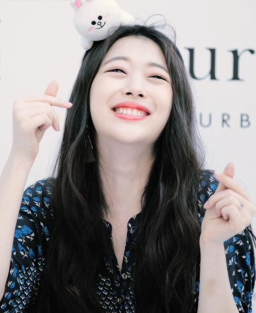 Người hâm mộ tưởng niệm một năm Sulli qua đời-5