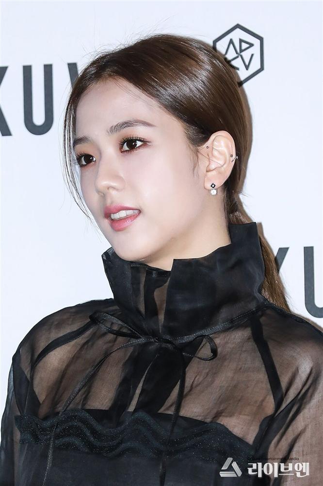 3 sự kiện đánh dấu nhan sắc đẹp như tiên tử của Jisoo BLACKPINK-3