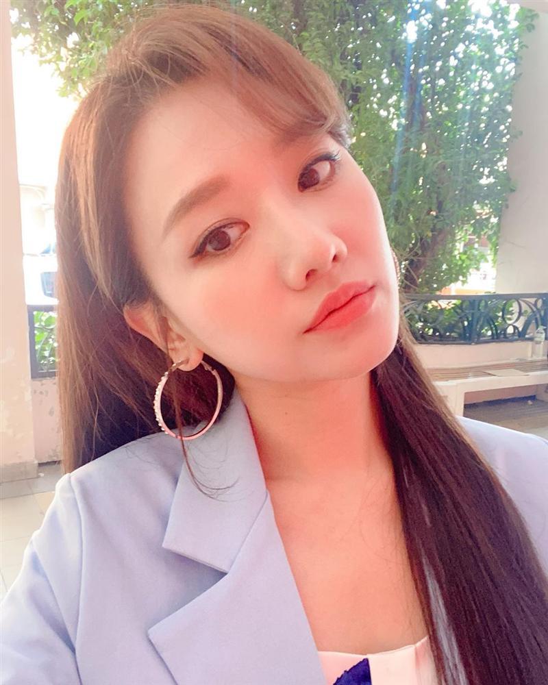 Hari Won khoe chân đầy hoa gấm, dốc bộn tiền bắn lazer vẫn không hết-3