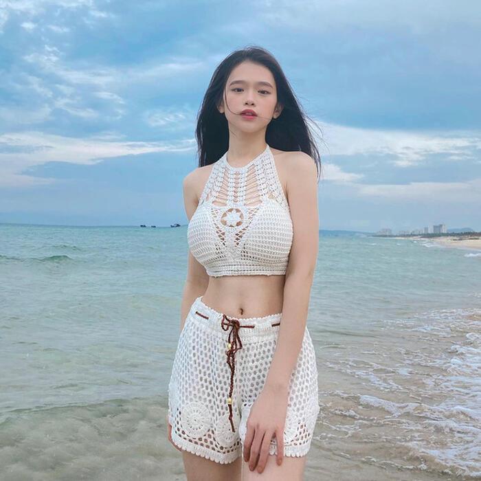 Body đẹp miễn chê nhưng Linh Ka vẫn mắc phải lỗi lầm khi diện áo tắm một mảnh-6