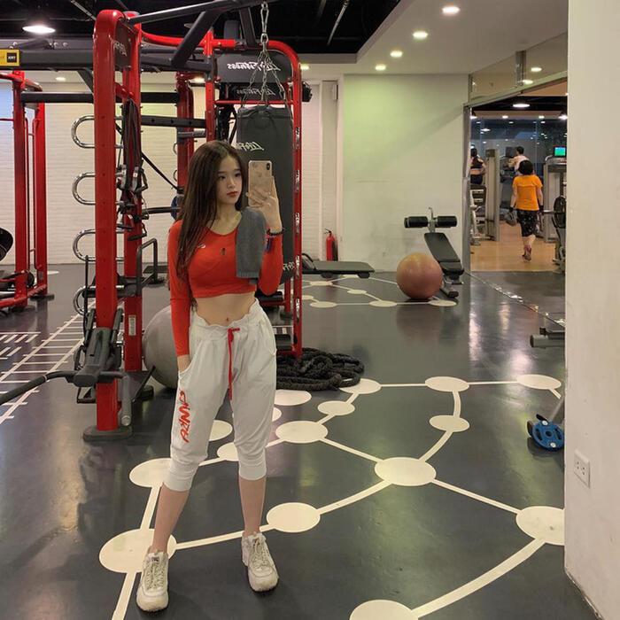 Body đẹp miễn chê nhưng Linh Ka vẫn mắc phải lỗi lầm khi diện áo tắm một mảnh-11