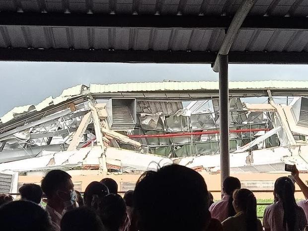 Kinh hãi: Lốc xoáy xuất hiện ở Tiền Giang đánh sập nhà xưởng rộng 10.000m2-1