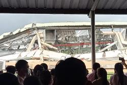 Kinh hãi: Lốc xoáy xuất hiện ở Tiền Giang đánh sập nhà xưởng rộng 10.000m2