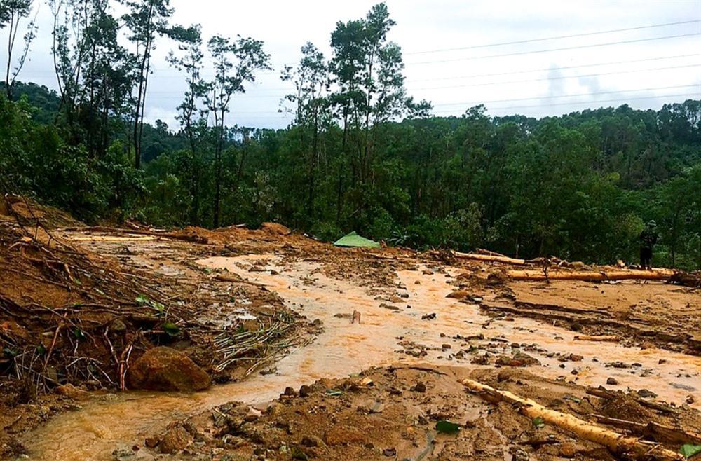 Cảnh tan hoang ở trạm kiểm lâm 67-4