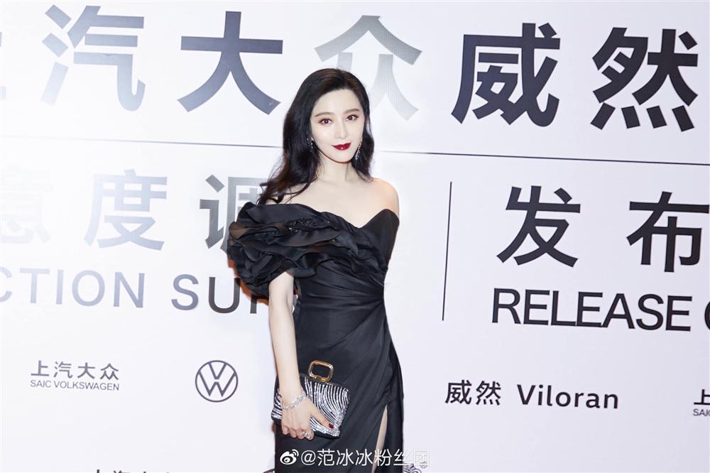 Nữ hoàng thảm đỏ Phạm Băng Băng tái xuất, nhan sắc gây náo loạn MXH-1