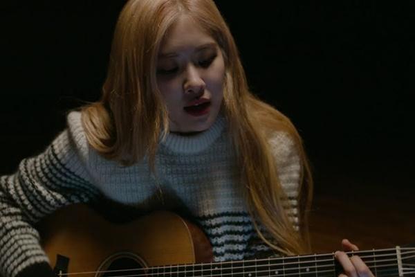 BLINKs mừng rớt nước mắt khi ca khúc solo của Rosé sớm được phát hành-4