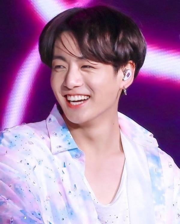 Jungkook đúng là có họ với thần may mắn, muốn gì được nấy trên mọi mặt trận!-10