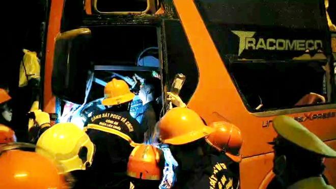 Ô tô khách va chạm kinh hoàng với xe đầu kéo ở hầm Hải Vân làm 2 chết, hơn 20 người bị thương-4
