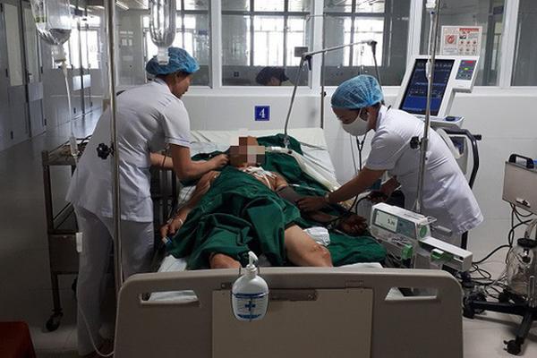 Mâu thuẫn, 2 chàng trai trẻ ở Bình Định suýt mất mạng vì bị đâm thấu tim, phổi-1
