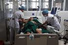 Mâu thuẫn, 2 chàng trai trẻ ở Bình Định suýt mất mạng vì bị đâm thấu tim, phổi