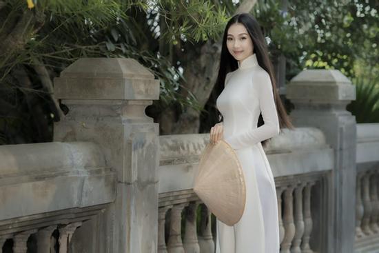 Người đẹp mặc áo dài ấn tượng nhất Hoa hậu Việt Nam 2016 giờ ra sao?