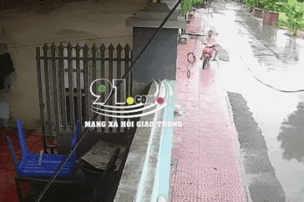 Clip: Hãi hùng nhìn chân thanh niên bị gãy gập, biến dạng sau cú va chạm vào tường