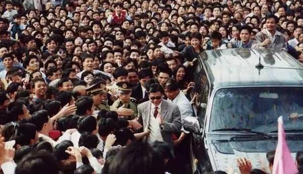 Tuổi già bệnh tật của ác nhân nổi tiếng bậc nhất màn ảnh Hong Kong-3