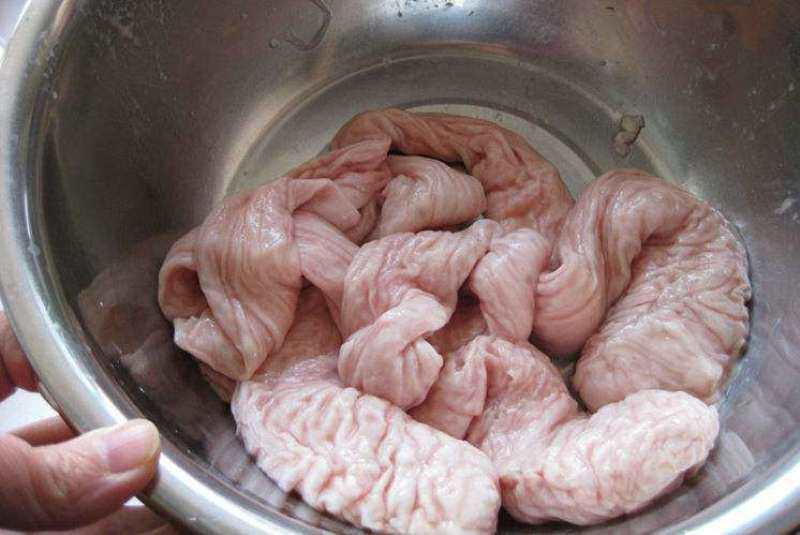 Rửa lòng già dùng muối hay giấm? Đầu bếp mách cách rửa sạch mùi hôi trong 15 phút-3