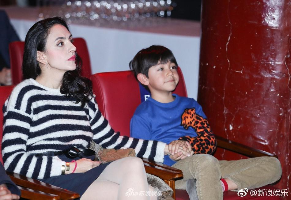 Sao nhí Bố ơi mình đi đâu thế càng lớn càng giống Trần Quán Hy kinh ngạc-8