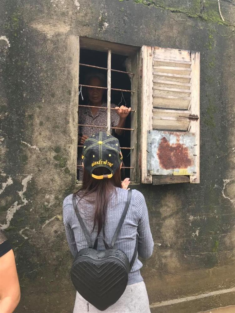 Thủy Tiên nhận hơn 30 tỷ cứu trợ lũ lụt, nói rõ việc trao quà không công bằng-3