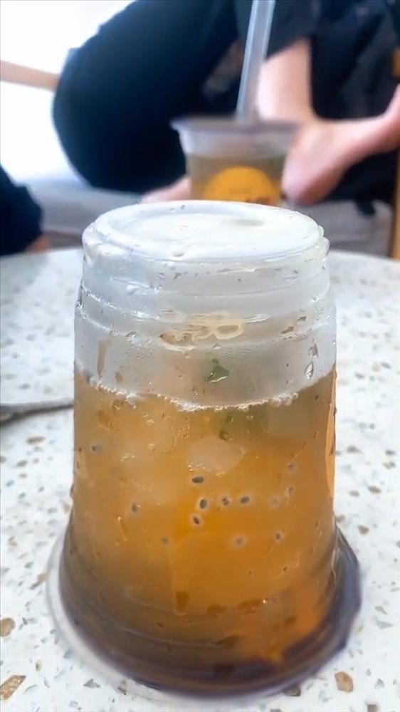 Cô gái úp ngược ly trà chanh và phát hiện ra bí mật nhiều cửa hàng đã qua mắt khách bấy lâu nay-2