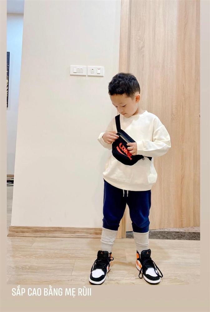 Con trai 4 tuổi của Ly Kute - Mạc Hồng Quân gây bất ngờ với ngoại hình đổi khác-4