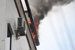 Cháy khách sạn giữa trung tâm TP.HCM