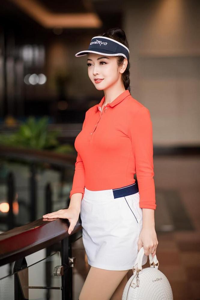 3 sao Việt đông con nhất Vbiz đi ngược quy luật tạo hóa: Cứ càng đẻ càng trẻ, càng đẹp!-5