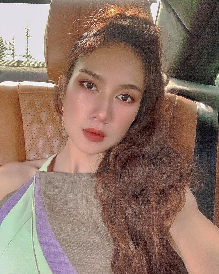 3 sao Việt đông con nhất Vbiz đi ngược quy luật tạo hóa: Cứ càng đẻ càng trẻ, càng đẹp!-7