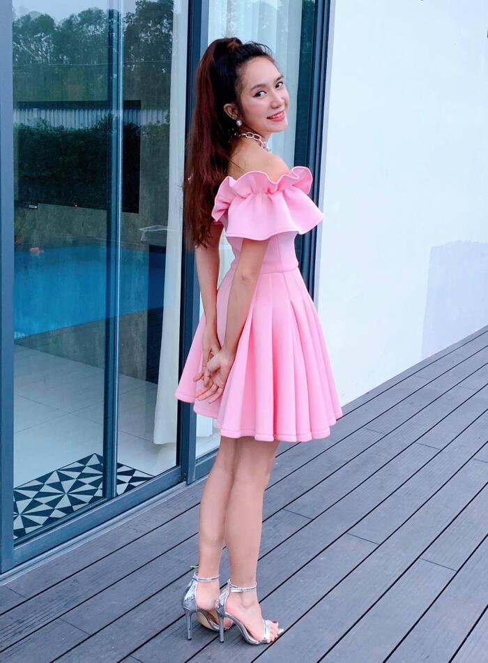 3 sao Việt đông con nhất Vbiz đi ngược quy luật tạo hóa: Cứ càng đẻ càng trẻ, càng đẹp!-8