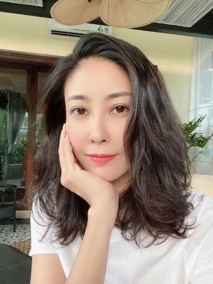 3 sao Việt đông con nhất Vbiz đi ngược quy luật tạo hóa: Cứ càng đẻ càng trẻ, càng đẹp!-11