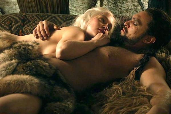 Loạt cảnh nóng khiến diễn viên Hollywood hết hồn: màn mây mưa đau đớn trên núi tiền-11