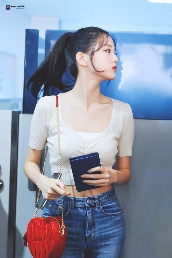 Sao nữ 16 tuổi sở hữu chân dài siêu thực, body chuẩn búp bê sống-5