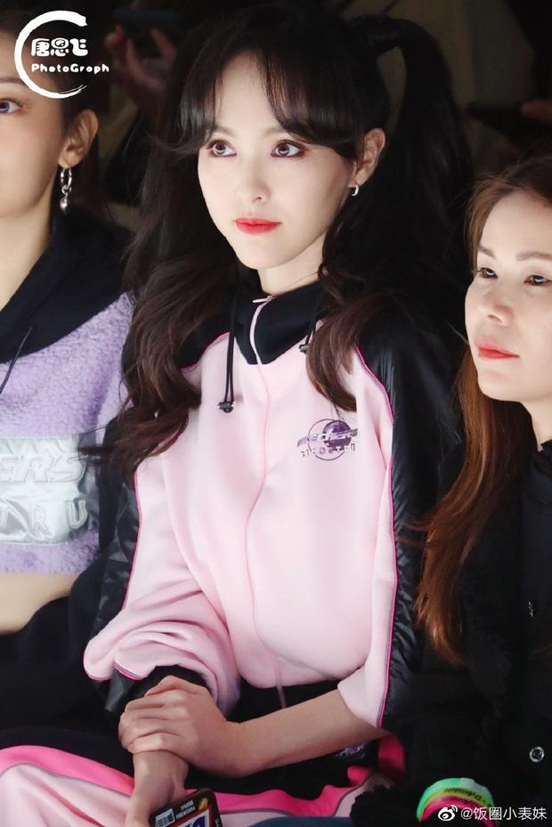 Ảnh không photoshop tố nhan sắc thật Đường Yên: Lão hóa đáng lo ngại, cưa sừng làm nghé quá đà-1