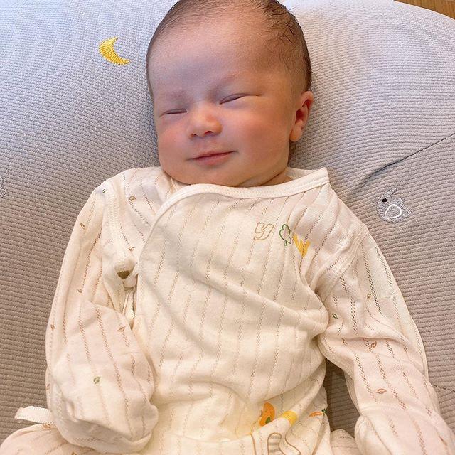 Con trai Duy Mạnh chính thức gia nhập hội hot kid Việt với bức ảnh góc nghiêng thần thánh-3