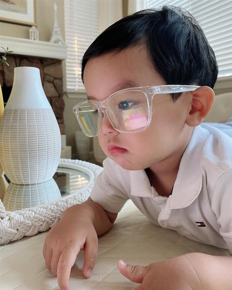 Thích thú xem quý tử 2 tuổi nhà Phạm Hương nói tiếng Anh-3