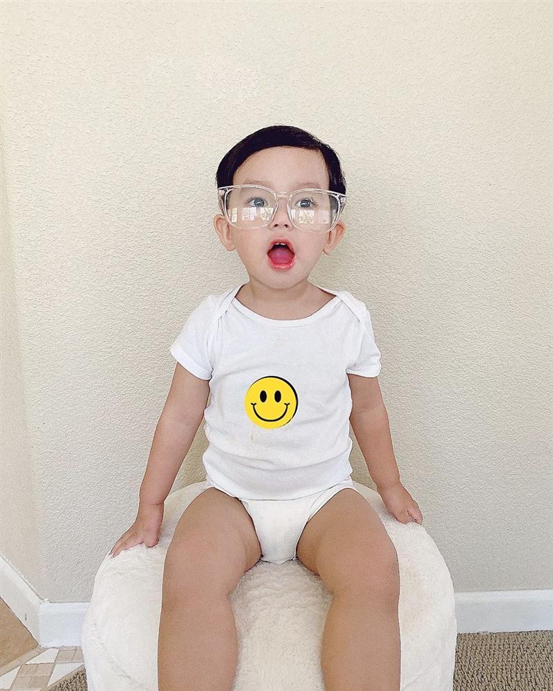 Thích thú xem quý tử 2 tuổi nhà Phạm Hương nói tiếng Anh-6