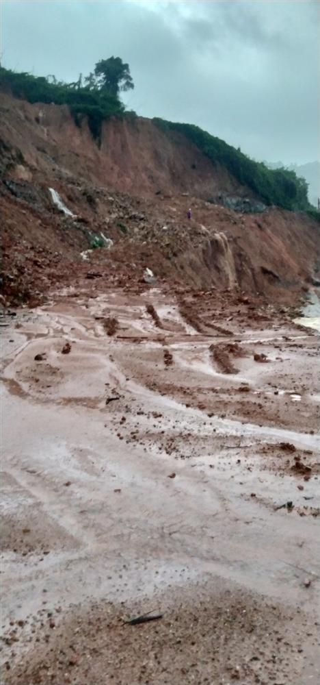 Lạnh người bên trong khu vực nhà điều hành thủy điện Rào Trăng 3 bị lũ quét vùi lấp-6