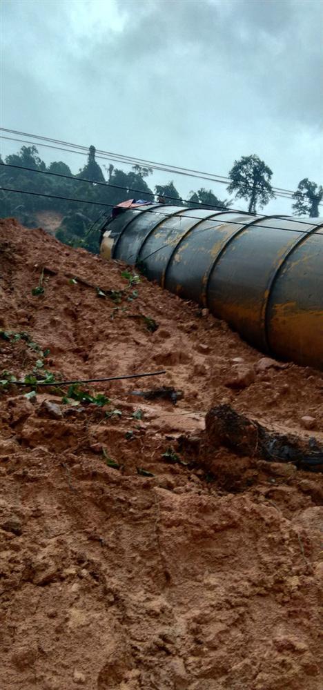 Lạnh người bên trong khu vực nhà điều hành thủy điện Rào Trăng 3 bị lũ quét vùi lấp-8