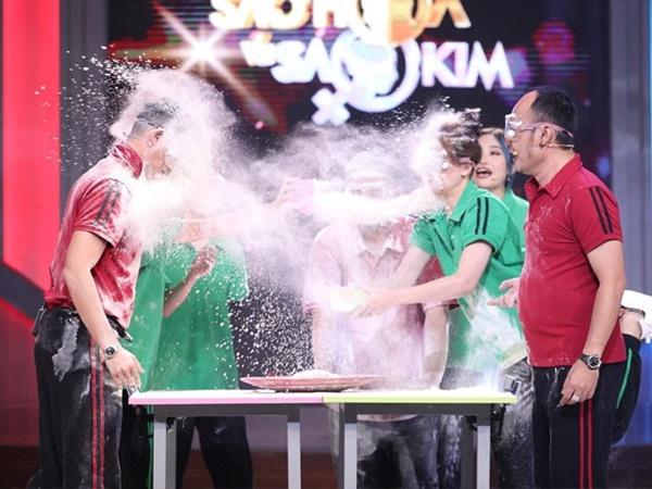 Sở hữu đôi chân ngọc ngà, Hari Won và Thiều Bảo Trâm lộ vết thương chi chít-3