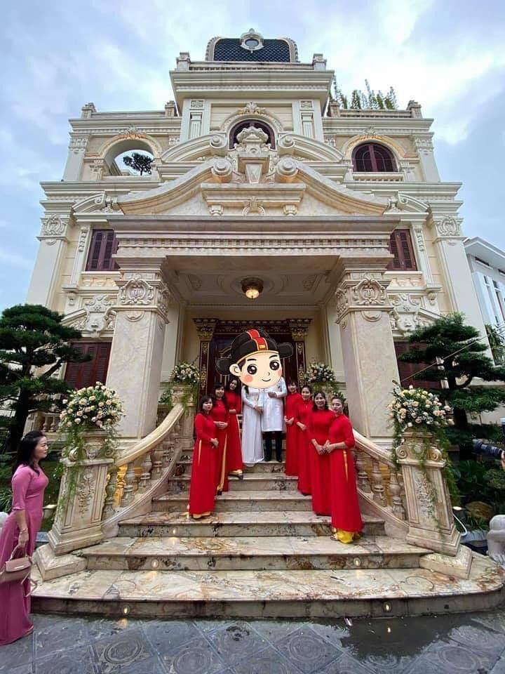 Choáng siêu đám cưới trong lâu đài dát vàng, rước dâu bằng Roll Royce ở Tuyên Quang-1