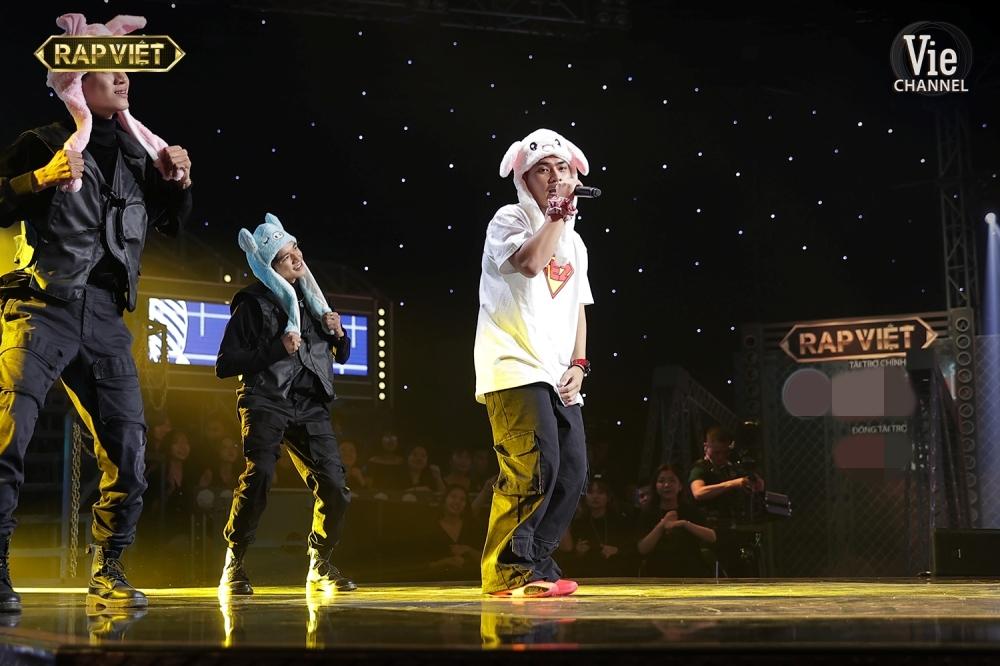 Rap Việt tập 12: Wowy và Tez tung cú lừa khiến dàn HLV nín thở tưởng ngất-4