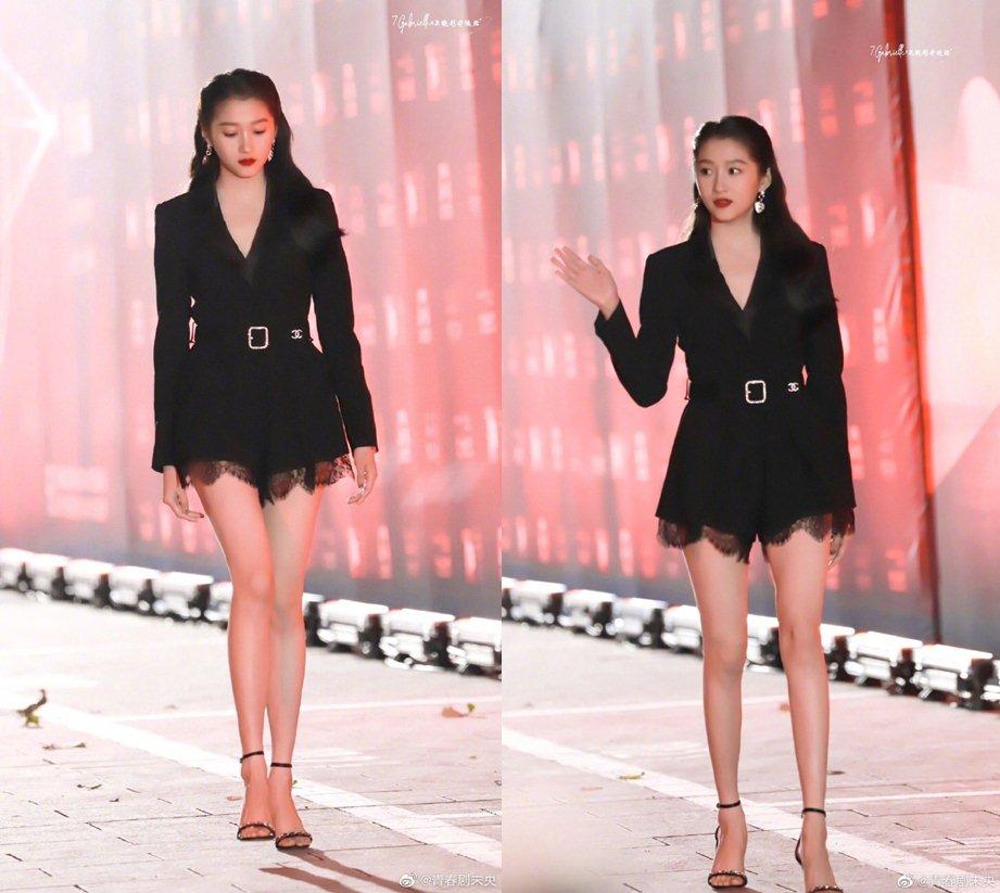 Triệu Vy, Dương Mịch cùng dàn sao quy tụ ngày kỷ niệm trường cũ Bắc Ảnh-4