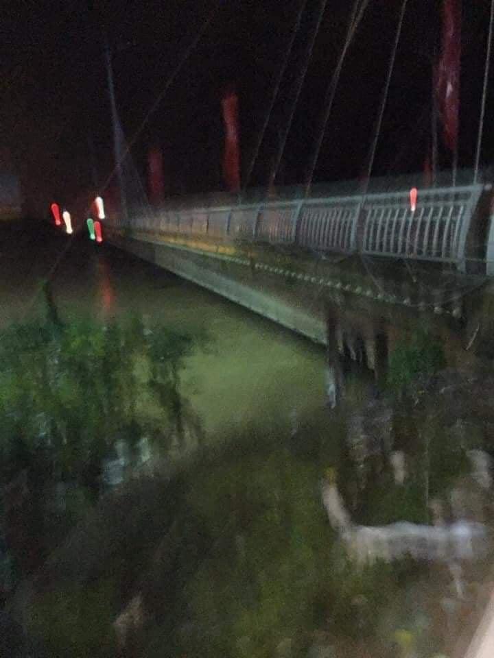 Nửa đêm, người dân Quảng Trị đồng loạt lên mạng cầu cứu vì nước lũ lên nhanh-1