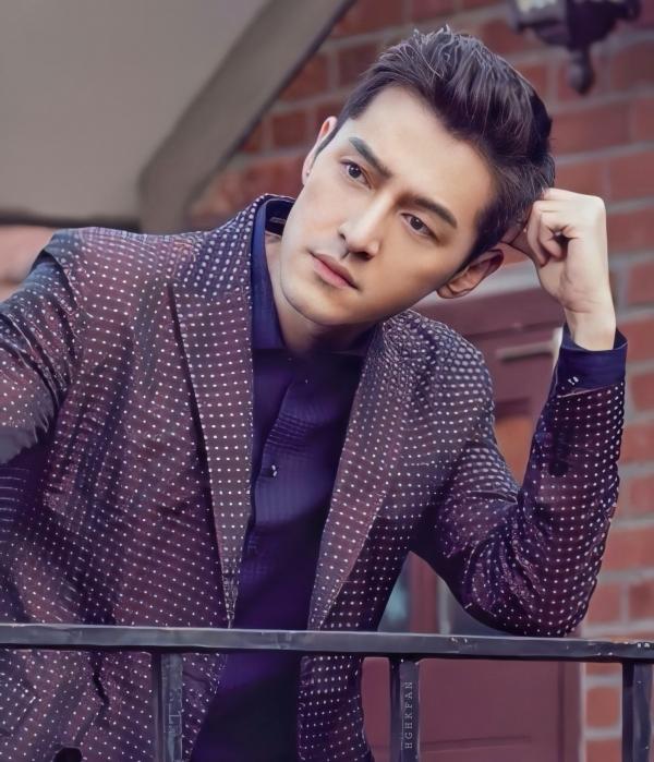 Triệu Lệ Dĩnh: Từ mê mệt Hồ Ca, muốn theo đuổi thần tượng mà trở thành sao hạng A-1