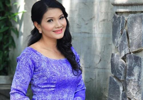 Cuộc sống muôn vẻ của những bà mẹ đơn thân showbiz Việt-1