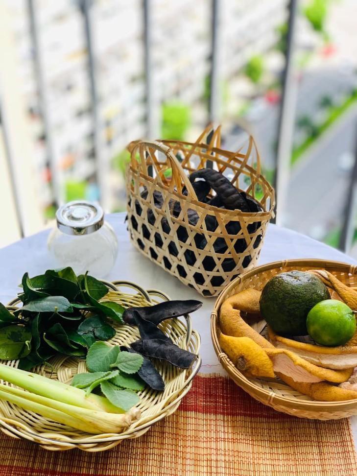 Hòa Minzy lộ mảng da đầu hói, HH Ngọc Hân bật mí bí quyết giúp tóc dày đen bóng đến từ dân gian-7