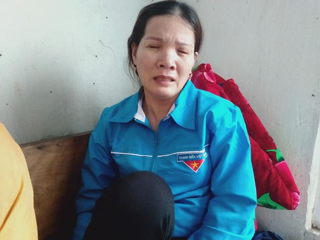 Sạt lở kinh hoàng ở Quảng Trị vùi lấp 22 cán bộ, chiến sĩ: Vợ khóc ngất mong tin chồng, người thân ngã quỵ chờ đợi thông tin-7