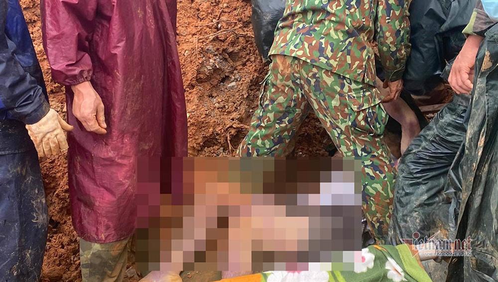 Hình ảnh xé ruột gan nơi tìm kiếm 22 cán bộ chiến sĩ bị vùi lấp ở Quảng Trị-3