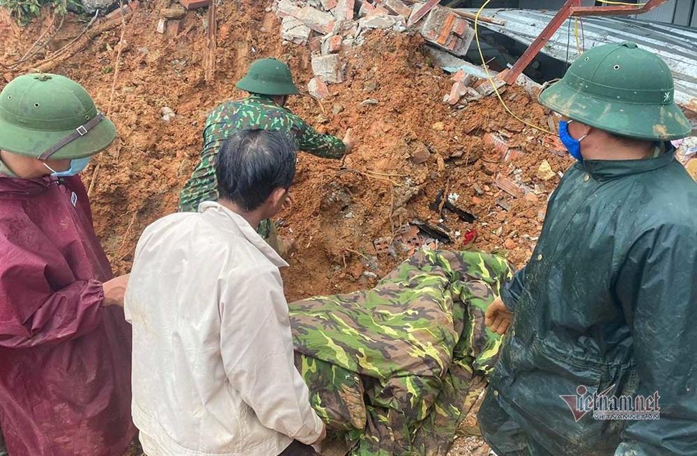 Hình ảnh xé ruột gan nơi tìm kiếm 22 cán bộ chiến sĩ bị vùi lấp ở Quảng Trị-4
