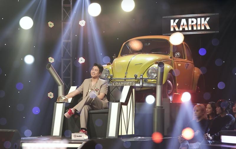 Karik tỏ thái độ bức xúc khi bụng mỡ của mình bị lấy ra làm trò cười-3