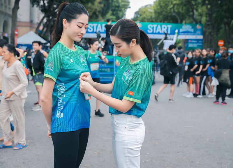 Hai nàng hậu Lương Thùy Linh, Đỗ Mỹ Linh khoe sắc trên đường đua-3